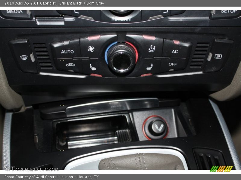Controls of 2010 A5 2.0T Cabriolet