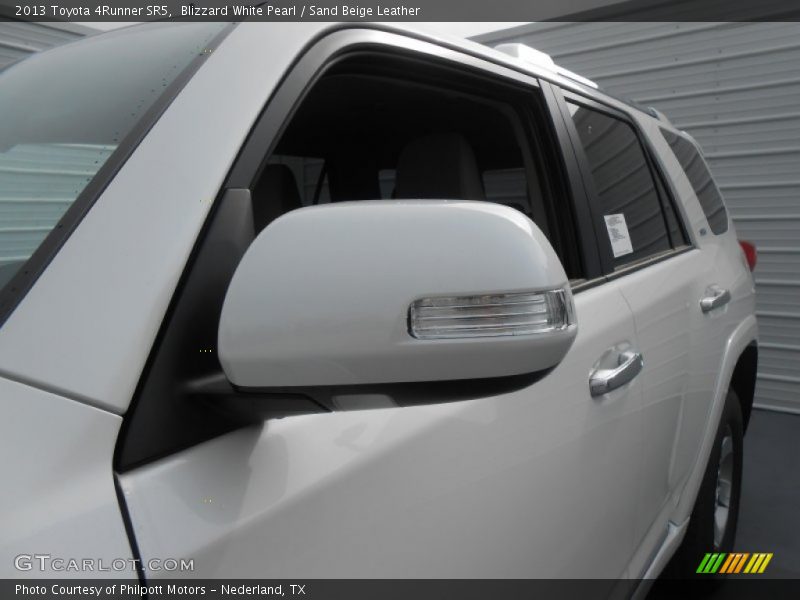 Blizzard White Pearl / Sand Beige Leather 2013 Toyota 4Runner SR5