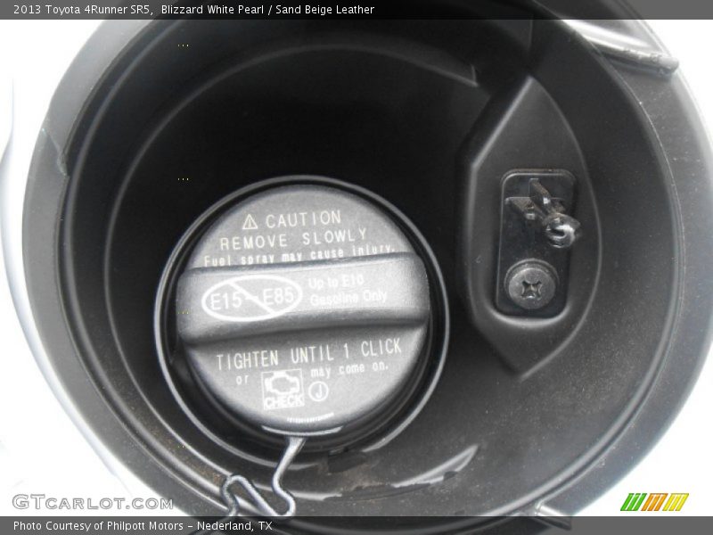 Blizzard White Pearl / Sand Beige Leather 2013 Toyota 4Runner SR5
