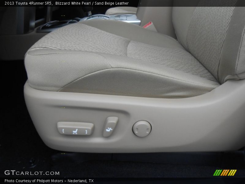 Blizzard White Pearl / Sand Beige Leather 2013 Toyota 4Runner SR5