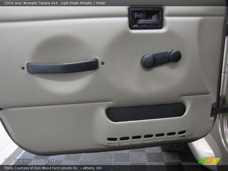 Light Khaki Metallic / Khaki 2004 Jeep Wrangler Sahara 4x4
