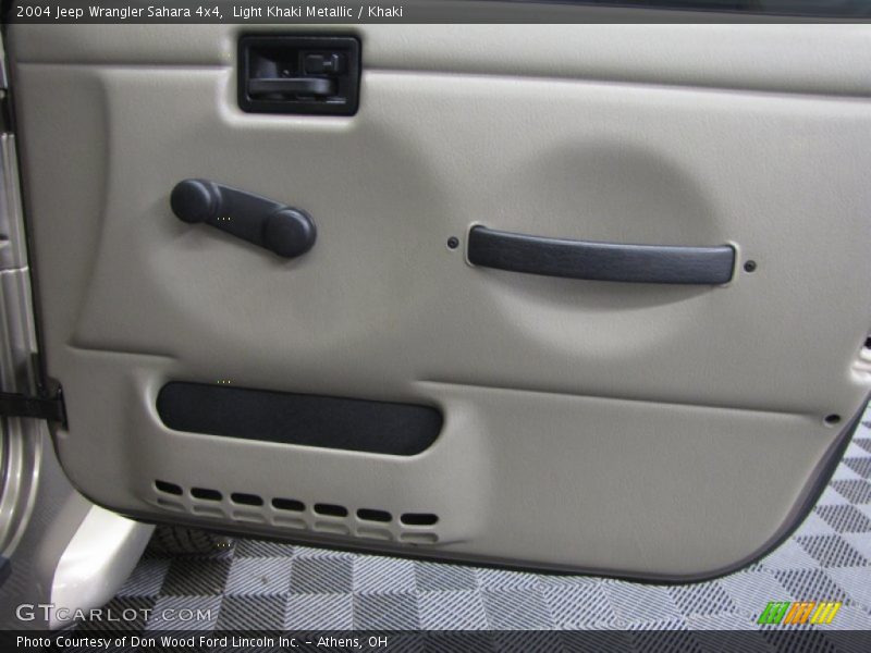 Light Khaki Metallic / Khaki 2004 Jeep Wrangler Sahara 4x4