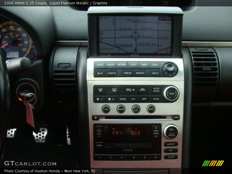 Controls of 2006 G 35 Coupe