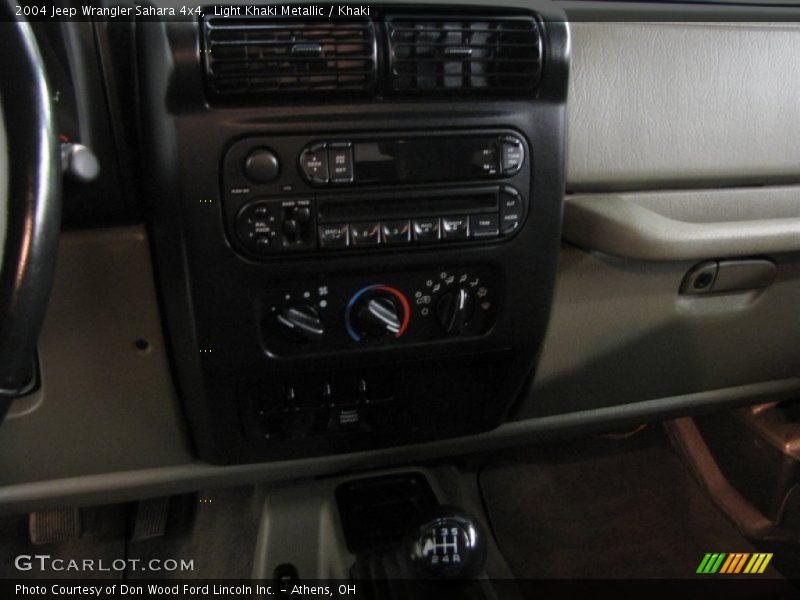 Light Khaki Metallic / Khaki 2004 Jeep Wrangler Sahara 4x4