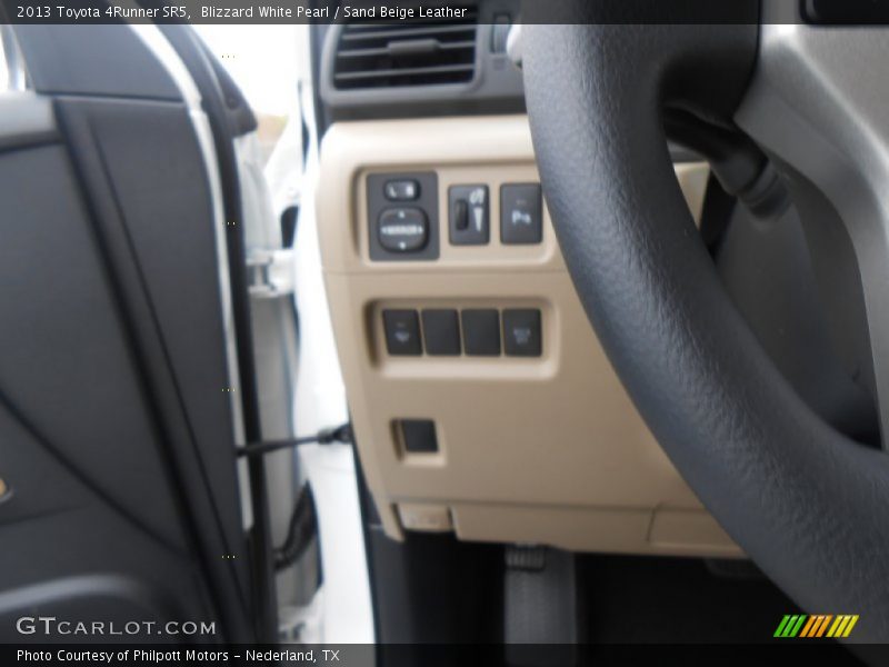 Blizzard White Pearl / Sand Beige Leather 2013 Toyota 4Runner SR5