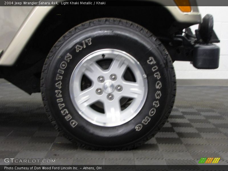 Light Khaki Metallic / Khaki 2004 Jeep Wrangler Sahara 4x4