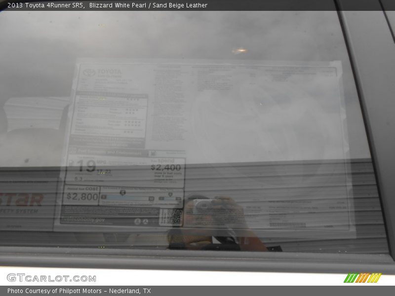 Blizzard White Pearl / Sand Beige Leather 2013 Toyota 4Runner SR5