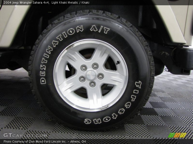 Light Khaki Metallic / Khaki 2004 Jeep Wrangler Sahara 4x4