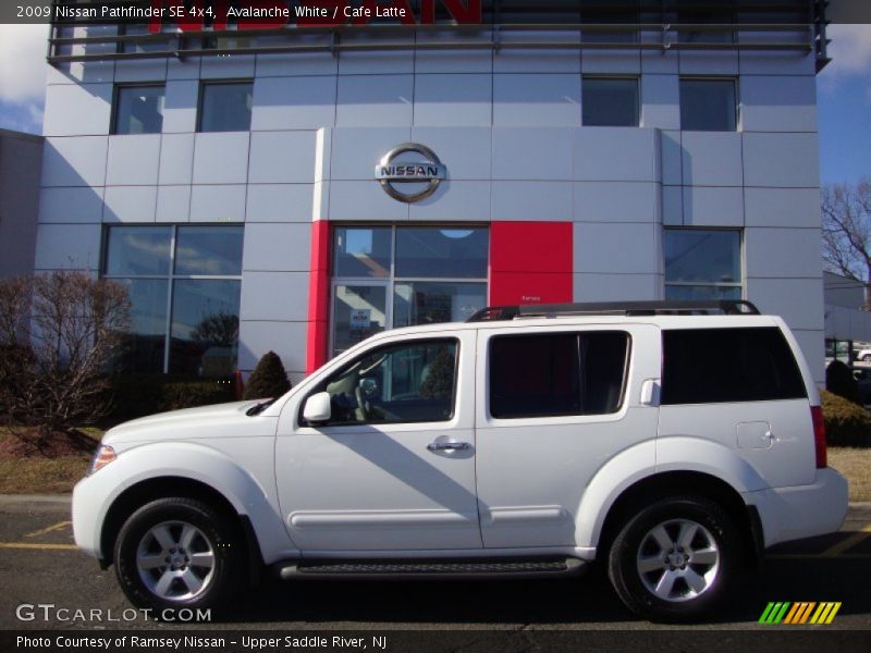 Avalanche White / Cafe Latte 2009 Nissan Pathfinder SE 4x4