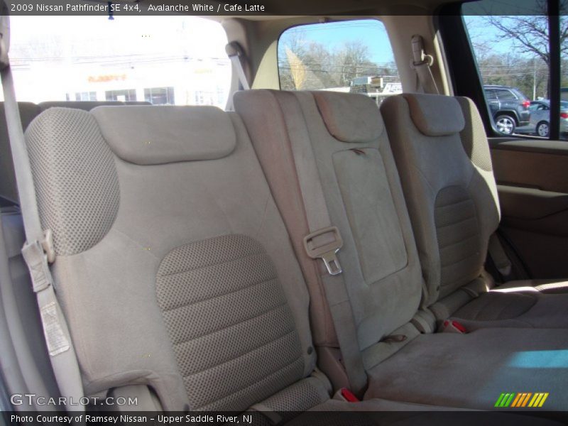 Avalanche White / Cafe Latte 2009 Nissan Pathfinder SE 4x4