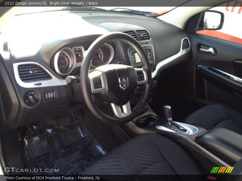 Bright Silver Metallic / Black 2012 Dodge Journey SE