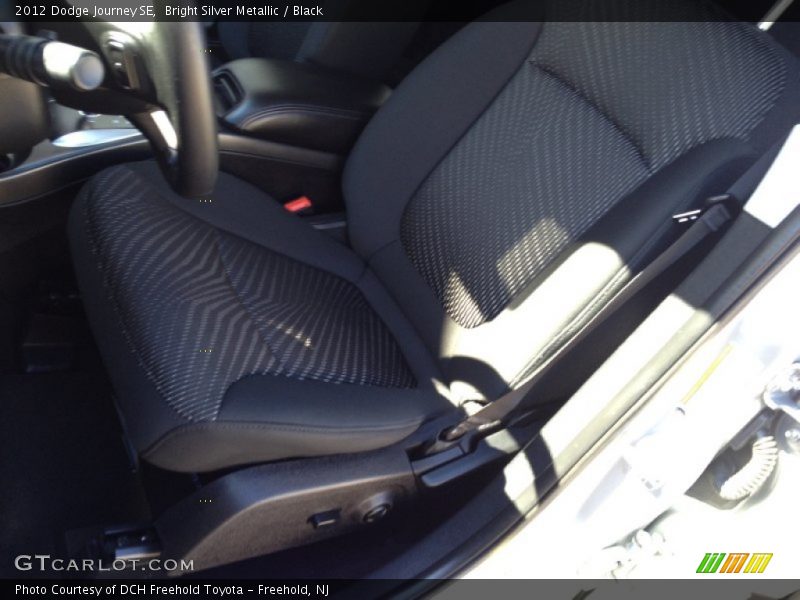 Bright Silver Metallic / Black 2012 Dodge Journey SE