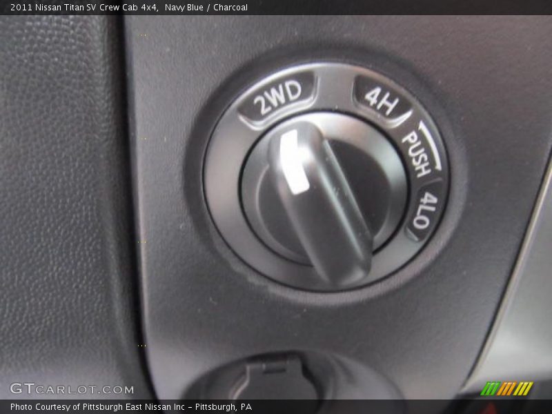Navy Blue / Charcoal 2011 Nissan Titan SV Crew Cab 4x4