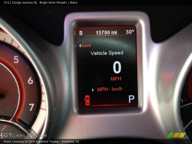 Bright Silver Metallic / Black 2012 Dodge Journey SE
