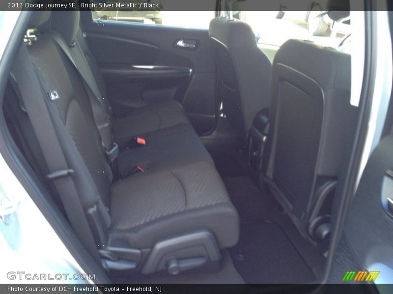Bright Silver Metallic / Black 2012 Dodge Journey SE