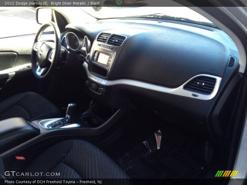 Bright Silver Metallic / Black 2012 Dodge Journey SE