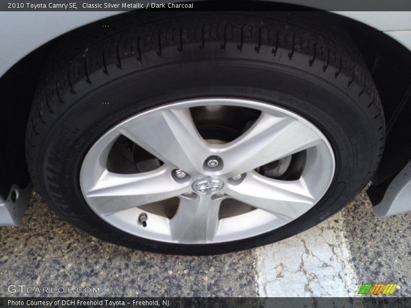 Classic Silver Metallic / Dark Charcoal 2010 Toyota Camry SE