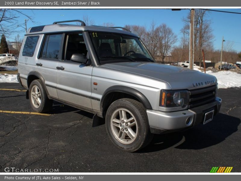 Front 3/4 View of 2003 Discovery SE