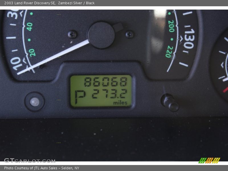 Zambezi Silver / Black 2003 Land Rover Discovery SE