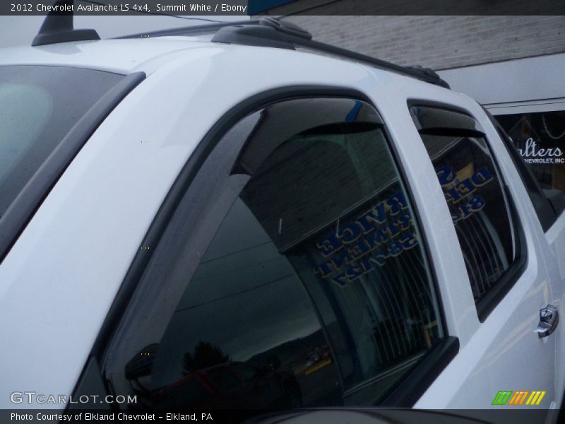 Summit White / Ebony 2012 Chevrolet Avalanche LS 4x4
