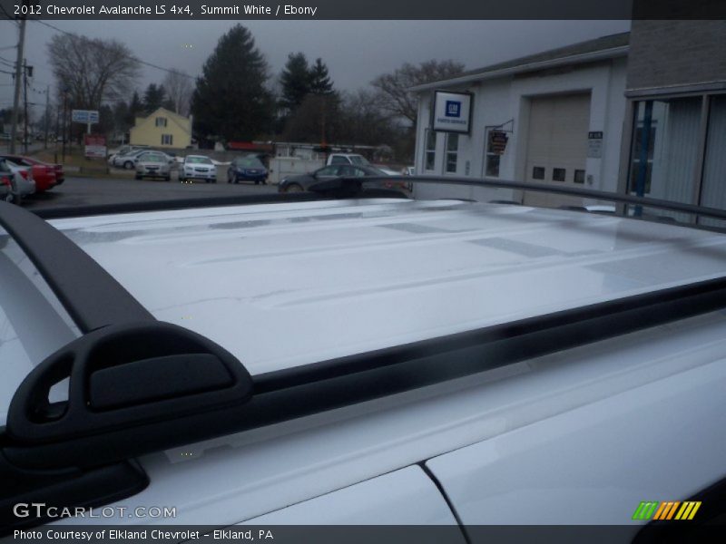 Summit White / Ebony 2012 Chevrolet Avalanche LS 4x4