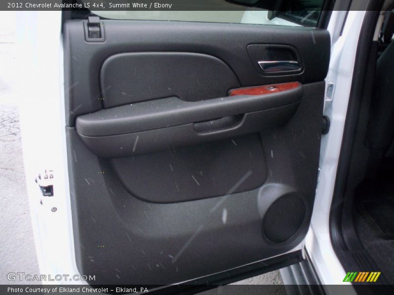 Summit White / Ebony 2012 Chevrolet Avalanche LS 4x4