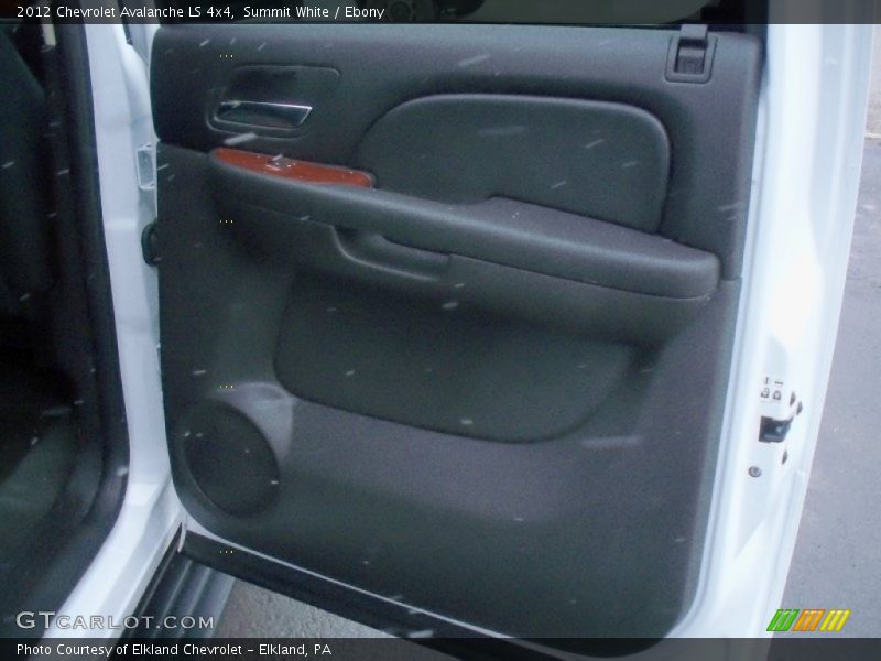 Summit White / Ebony 2012 Chevrolet Avalanche LS 4x4