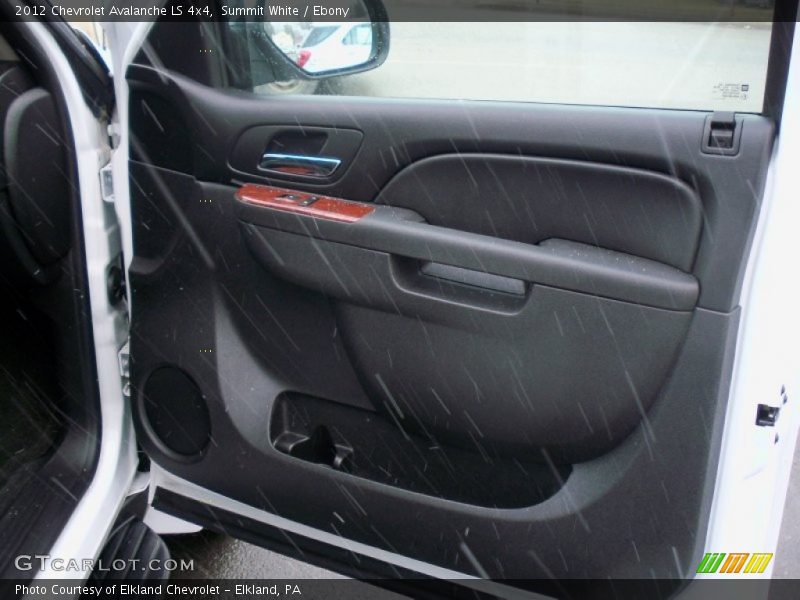 Summit White / Ebony 2012 Chevrolet Avalanche LS 4x4