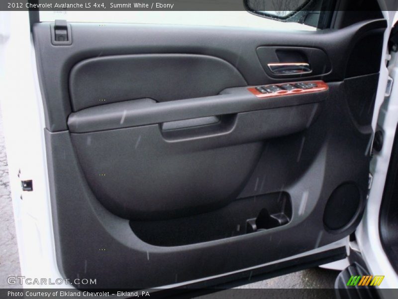 Summit White / Ebony 2012 Chevrolet Avalanche LS 4x4