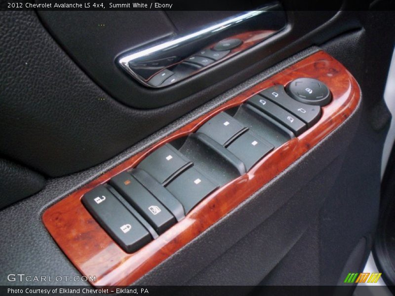 Summit White / Ebony 2012 Chevrolet Avalanche LS 4x4