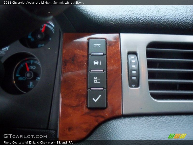 Summit White / Ebony 2012 Chevrolet Avalanche LS 4x4