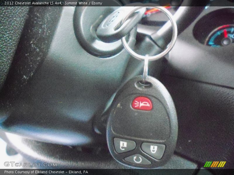 Summit White / Ebony 2012 Chevrolet Avalanche LS 4x4