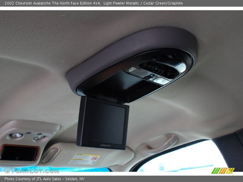 Light Pewter Metallic / Cedar Green/Graphite 2002 Chevrolet Avalanche The North Face Edition 4x4