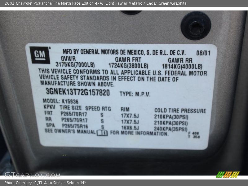 Light Pewter Metallic / Cedar Green/Graphite 2002 Chevrolet Avalanche The North Face Edition 4x4