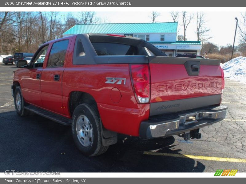 Victory Red / Gray/Dark Charcoal 2006 Chevrolet Avalanche Z71 4x4