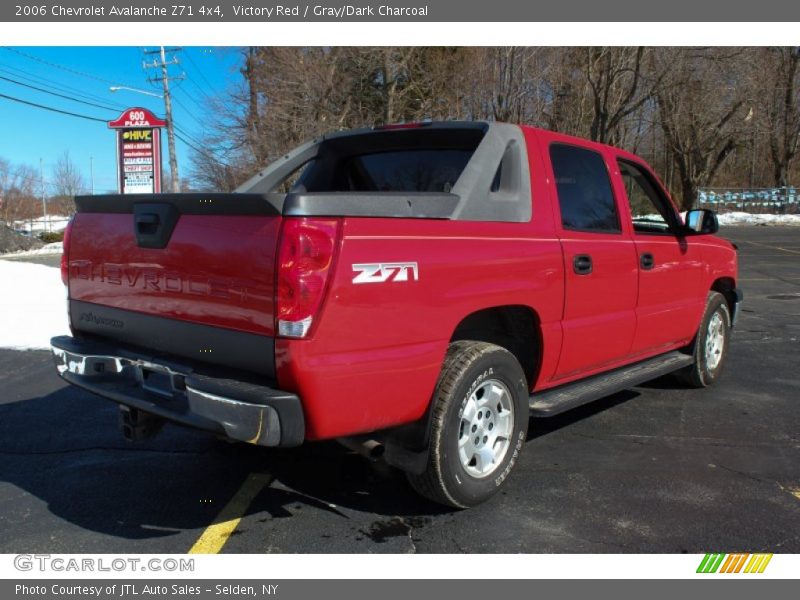Victory Red / Gray/Dark Charcoal 2006 Chevrolet Avalanche Z71 4x4