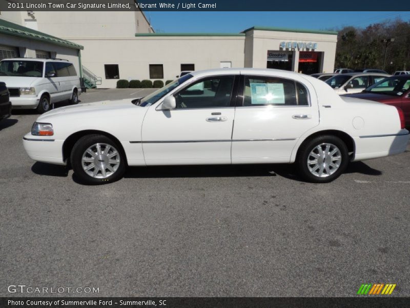  2011 Town Car Signature Limited Vibrant White