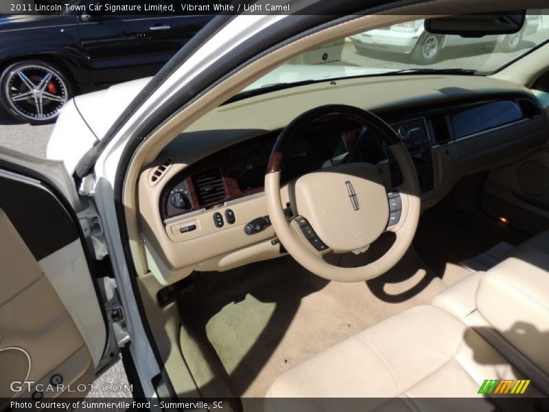 Vibrant White / Light Camel 2011 Lincoln Town Car Signature Limited
