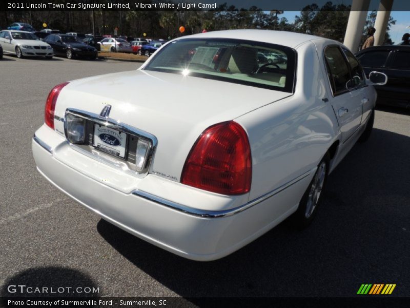 Vibrant White / Light Camel 2011 Lincoln Town Car Signature Limited