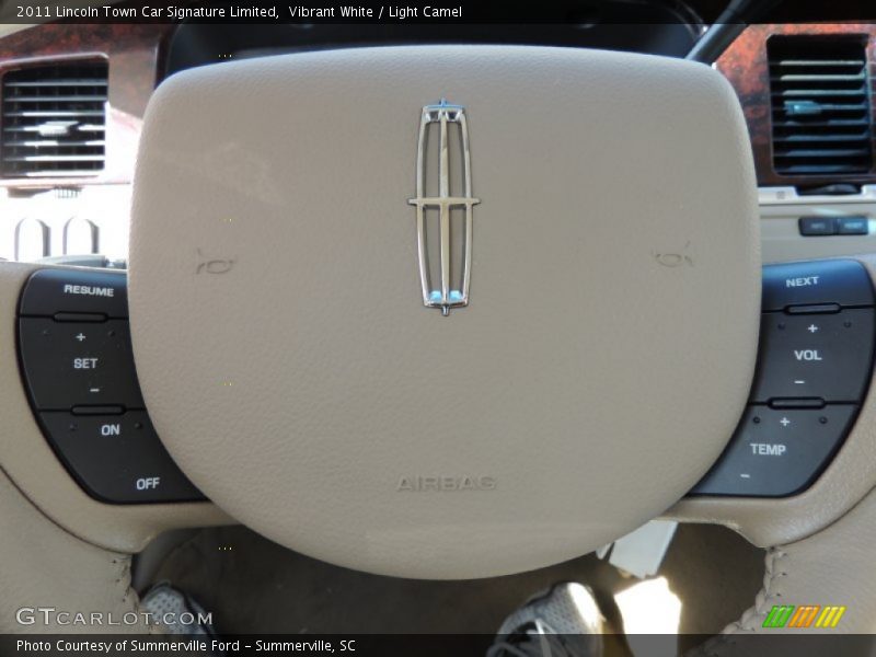 Vibrant White / Light Camel 2011 Lincoln Town Car Signature Limited
