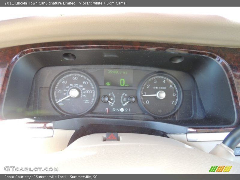 Vibrant White / Light Camel 2011 Lincoln Town Car Signature Limited