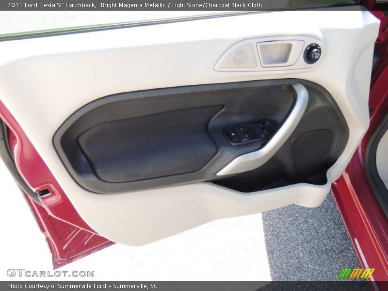Bright Magenta Metallic / Light Stone/Charcoal Black Cloth 2011 Ford Fiesta SE Hatchback