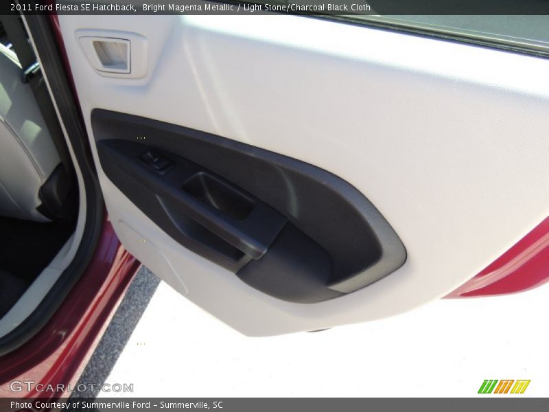 Bright Magenta Metallic / Light Stone/Charcoal Black Cloth 2011 Ford Fiesta SE Hatchback