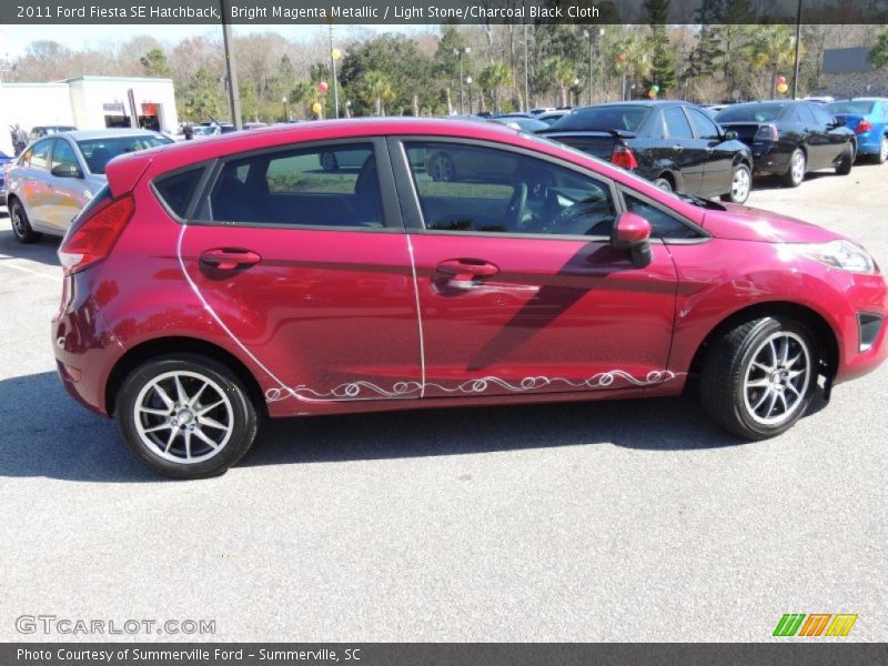 Bright Magenta Metallic / Light Stone/Charcoal Black Cloth 2011 Ford Fiesta SE Hatchback