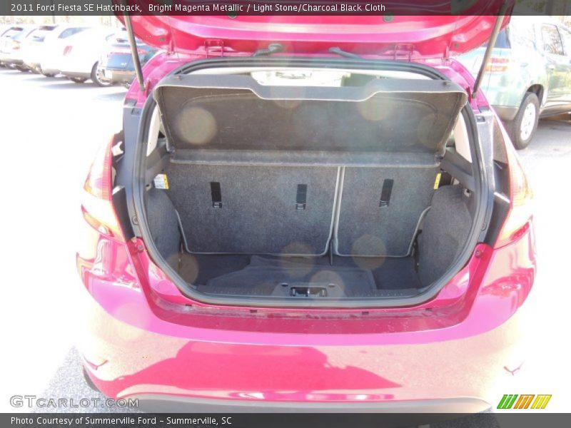 Bright Magenta Metallic / Light Stone/Charcoal Black Cloth 2011 Ford Fiesta SE Hatchback