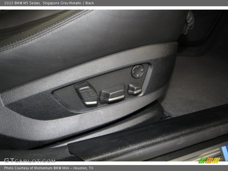 Singapore Grey Metallic / Black 2013 BMW M5 Sedan