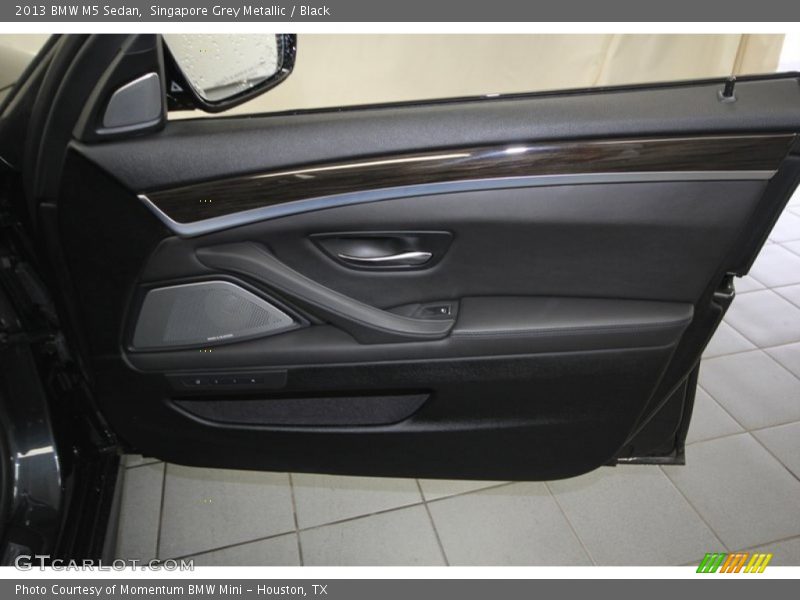 Door Panel of 2013 M5 Sedan
