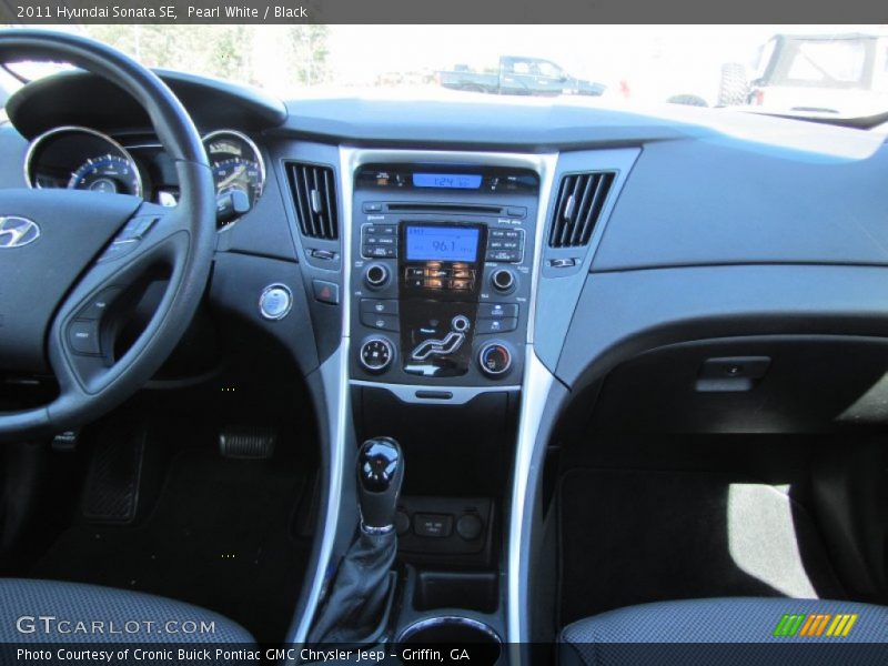 Pearl White / Black 2011 Hyundai Sonata SE