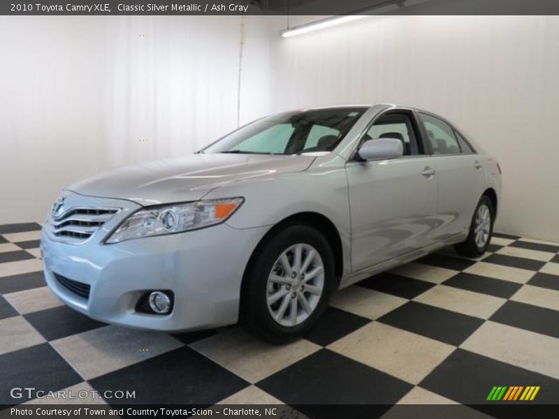 Front 3/4 View of 2010 Camry XLE
