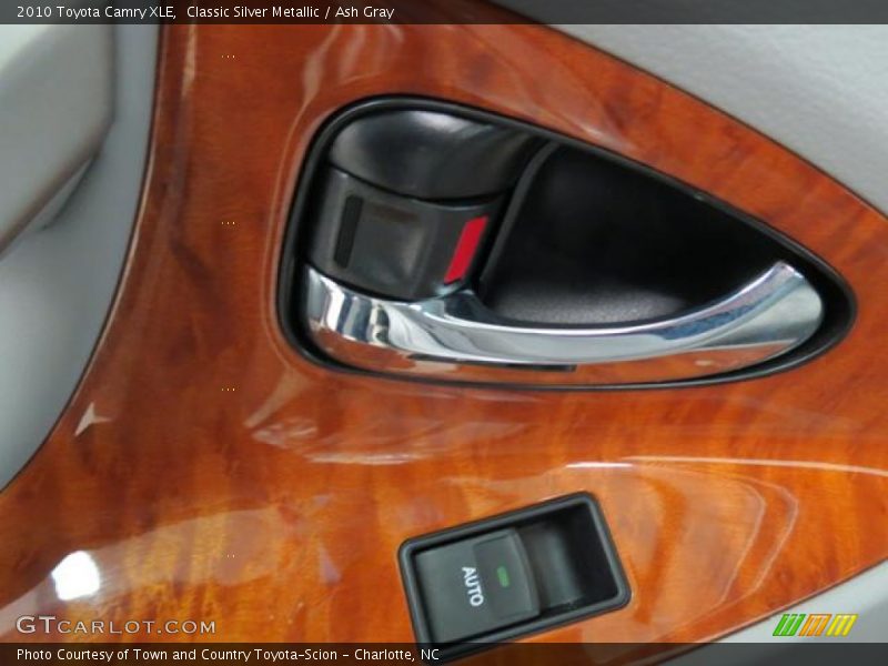 Classic Silver Metallic / Ash Gray 2010 Toyota Camry XLE